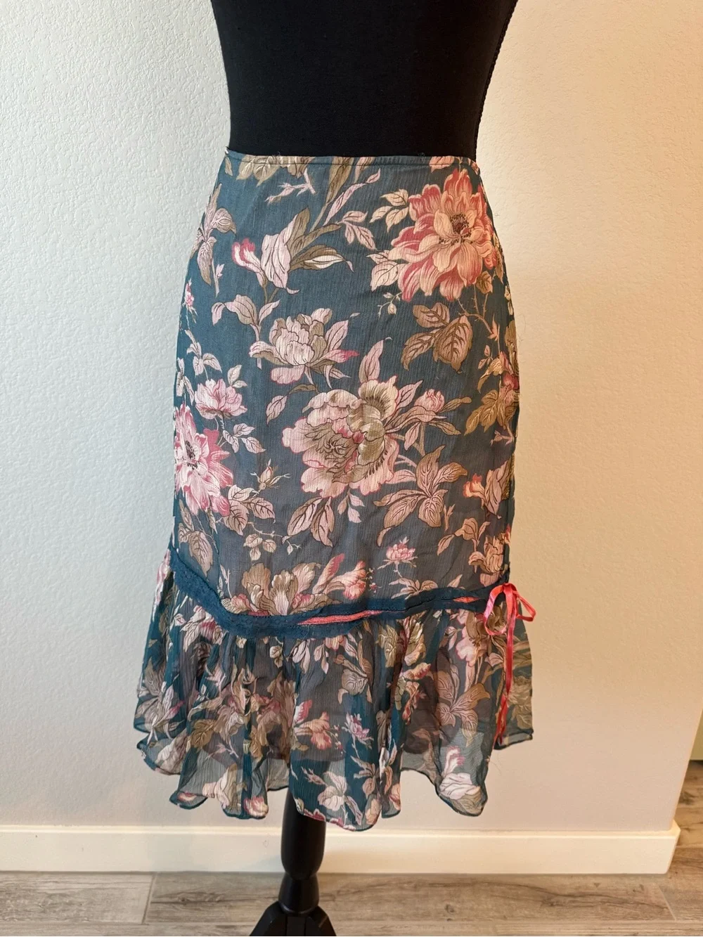 Anthropologie Odille 100% Silk Floral Ruffle Mini Skirt Blue Pink Size 10